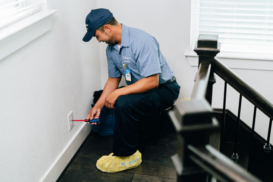 Electrical Outlet Replacement in HEB, TX